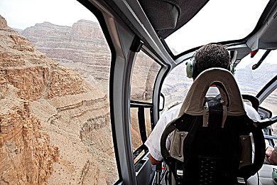 2D横版游戏《They Always Run》10月20日推出